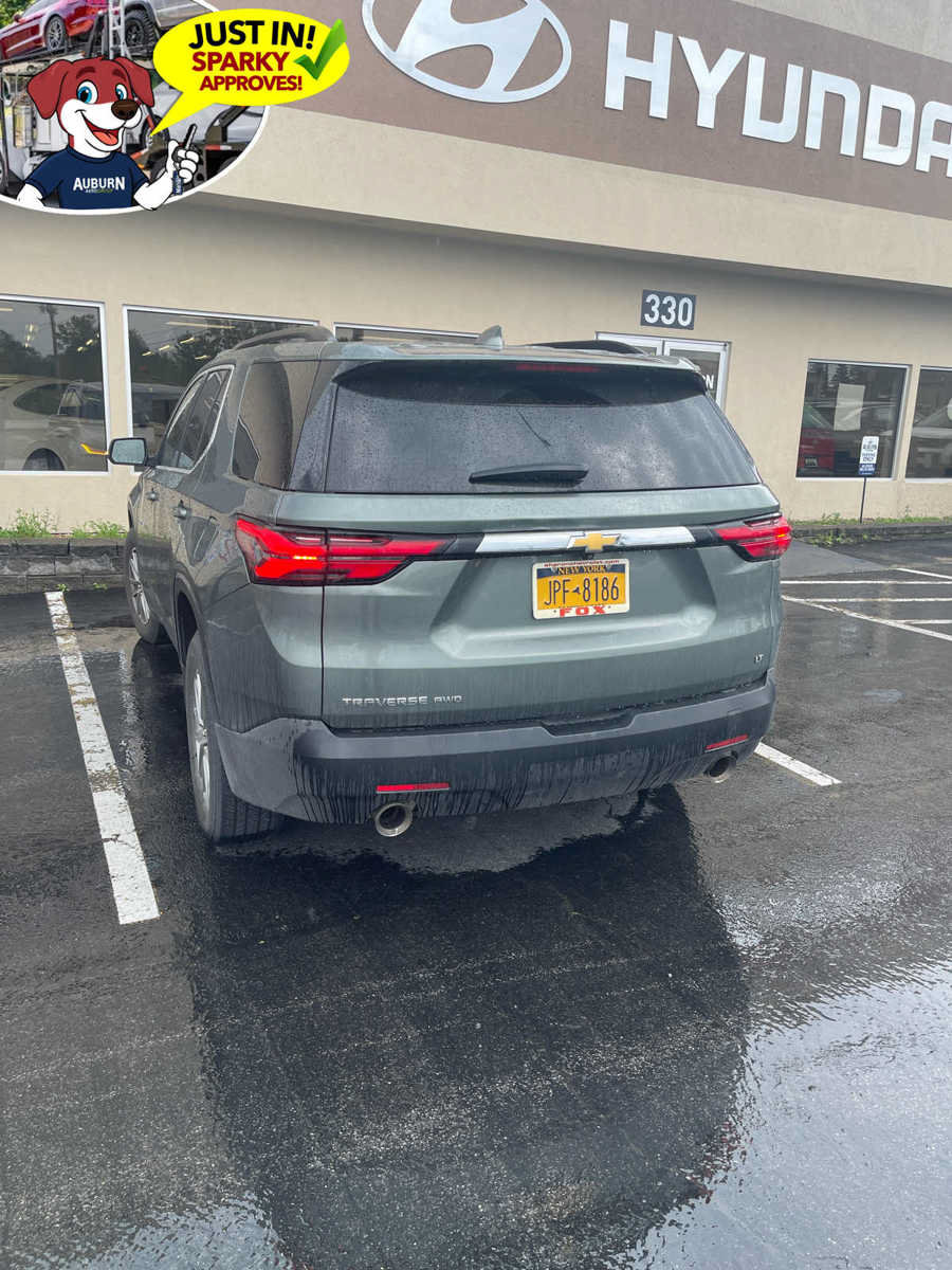 Used 2023 Chevrolet Traverse LT