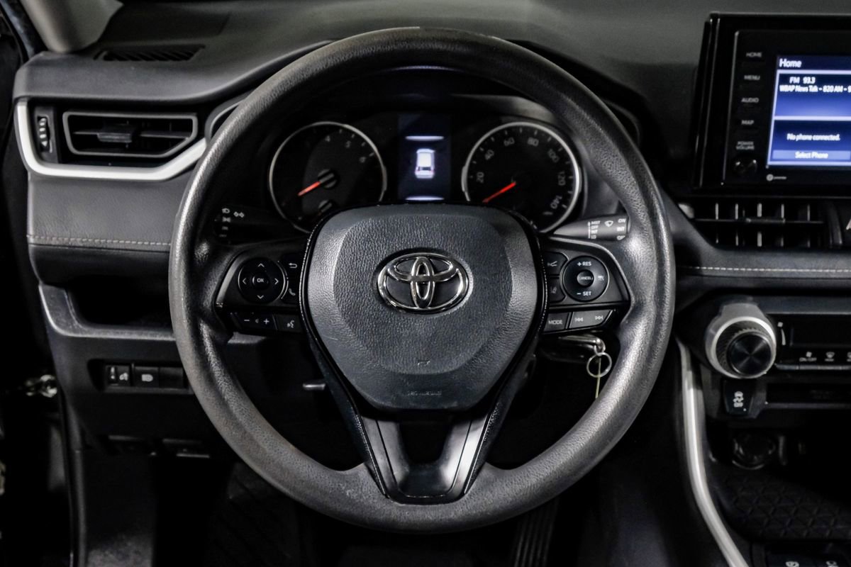 Used 2021 Toyota RAV4 LE FWD image 16