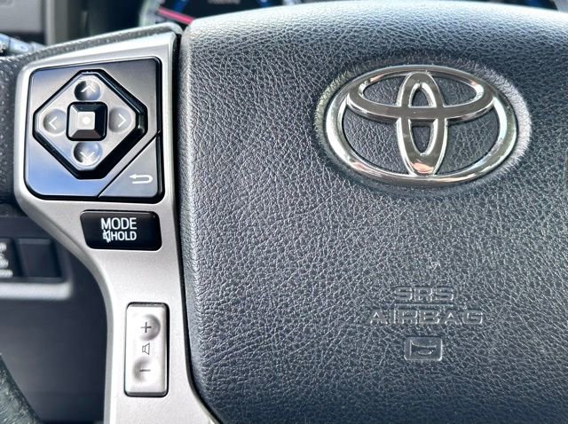 Used 2017 Toyota 4Runner Limited AWD/4WD image 18
