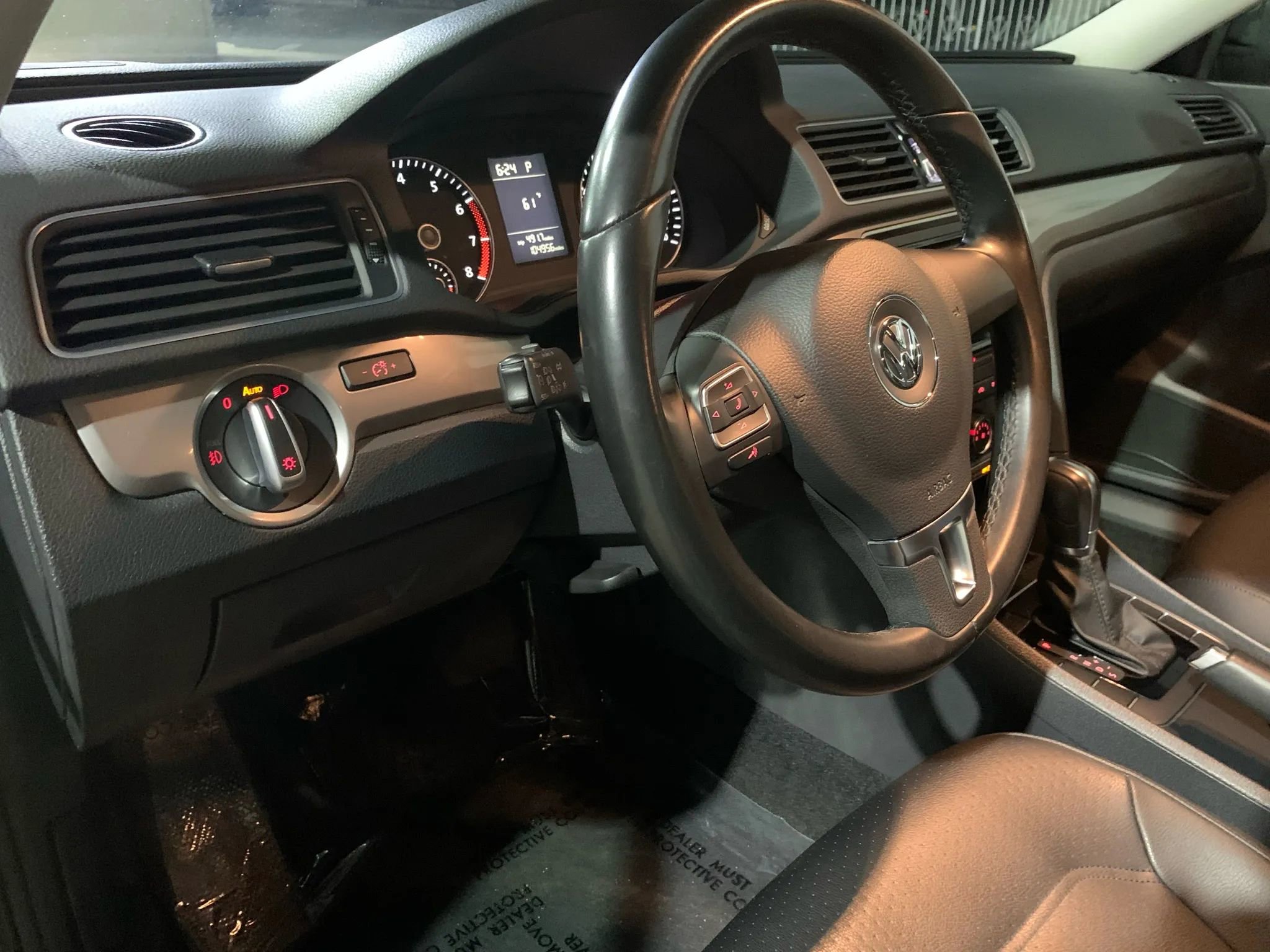 Used 2015 Volkswagen Passat 1.8T Limited Edition FWD image 13