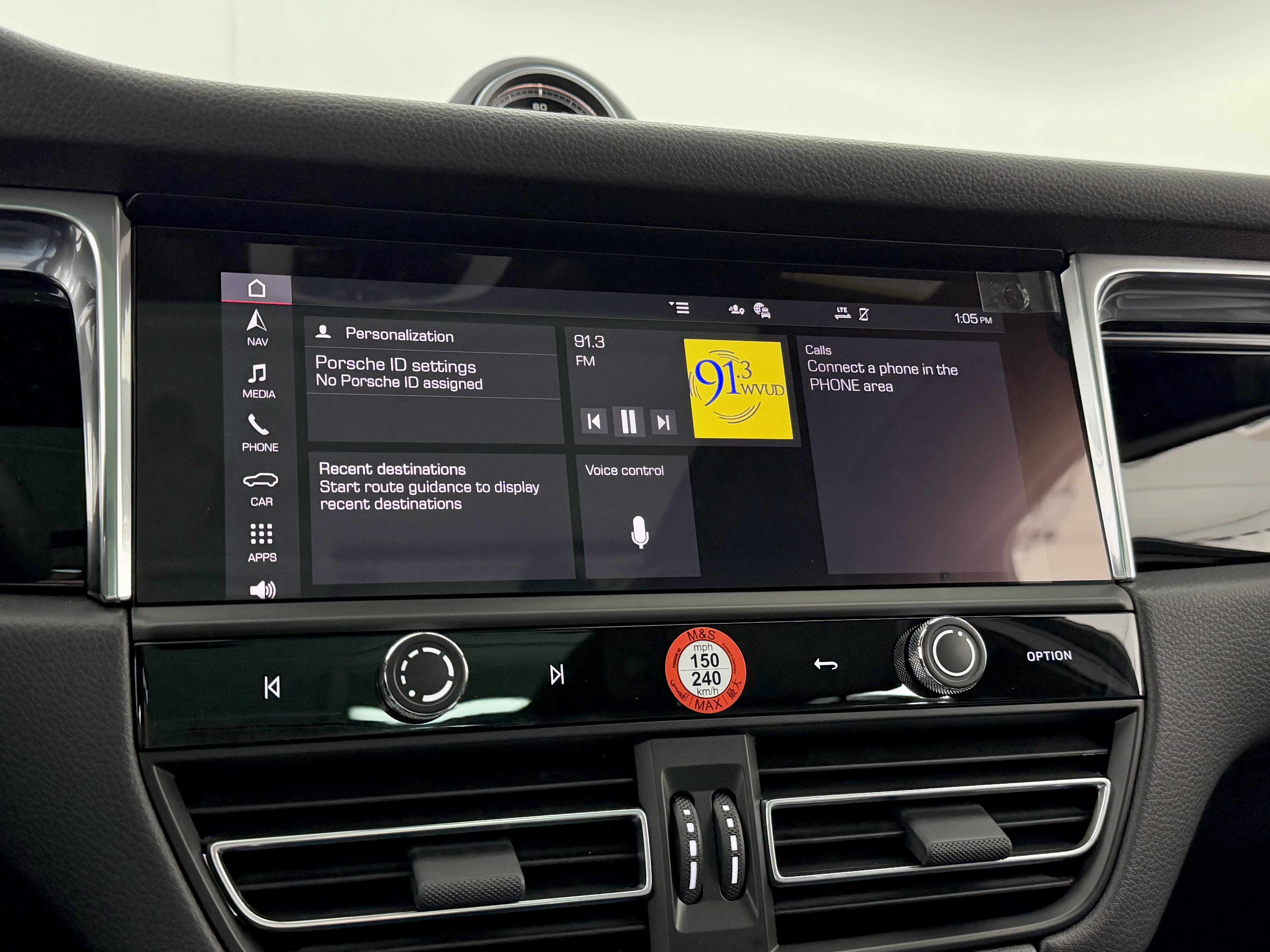 Certified 2026 Porsche Macan AWD/4WD image 40