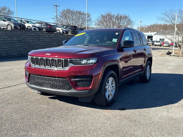 Used 2024 Jeep Grand Cherokee Laredo w/ Trailer Tow Package image 9