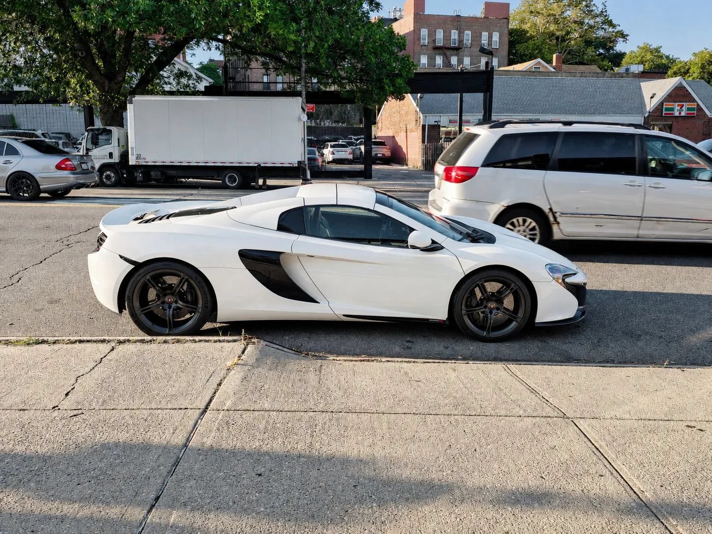 Used 2015 McLaren 650S Spider RWD image 6
