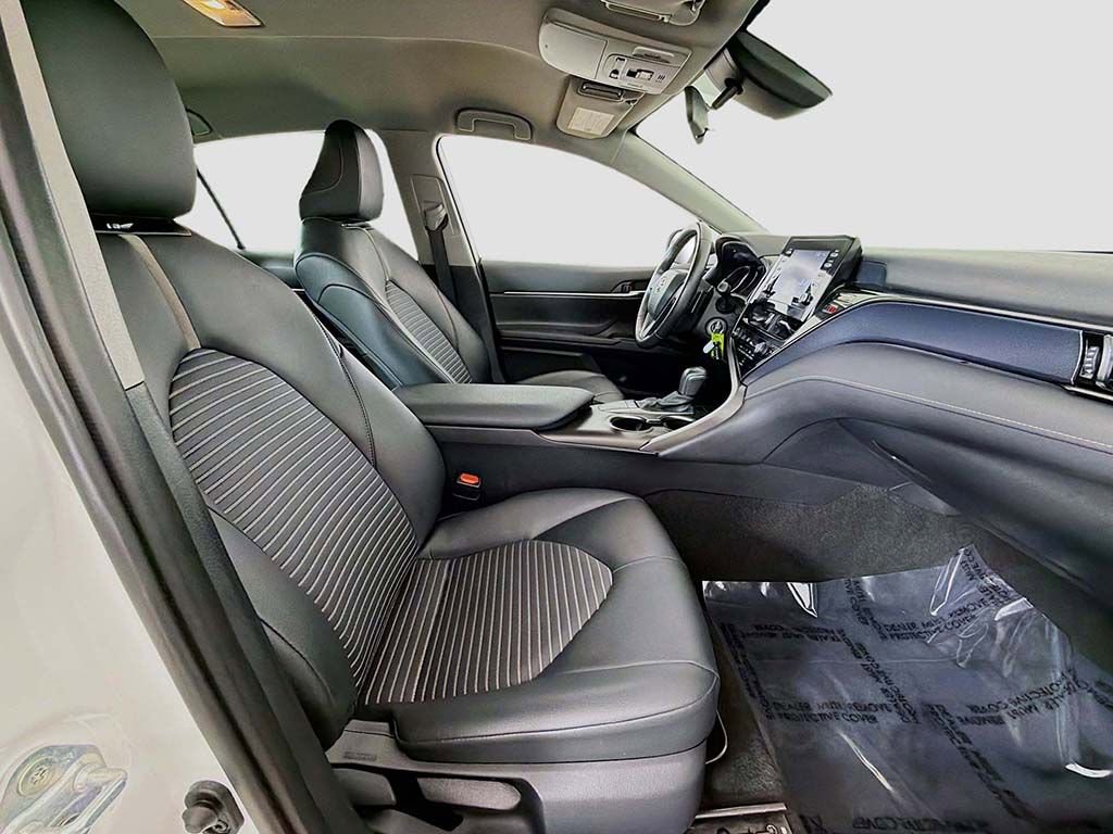 Used 2024 Toyota Camry SE FWD image 18