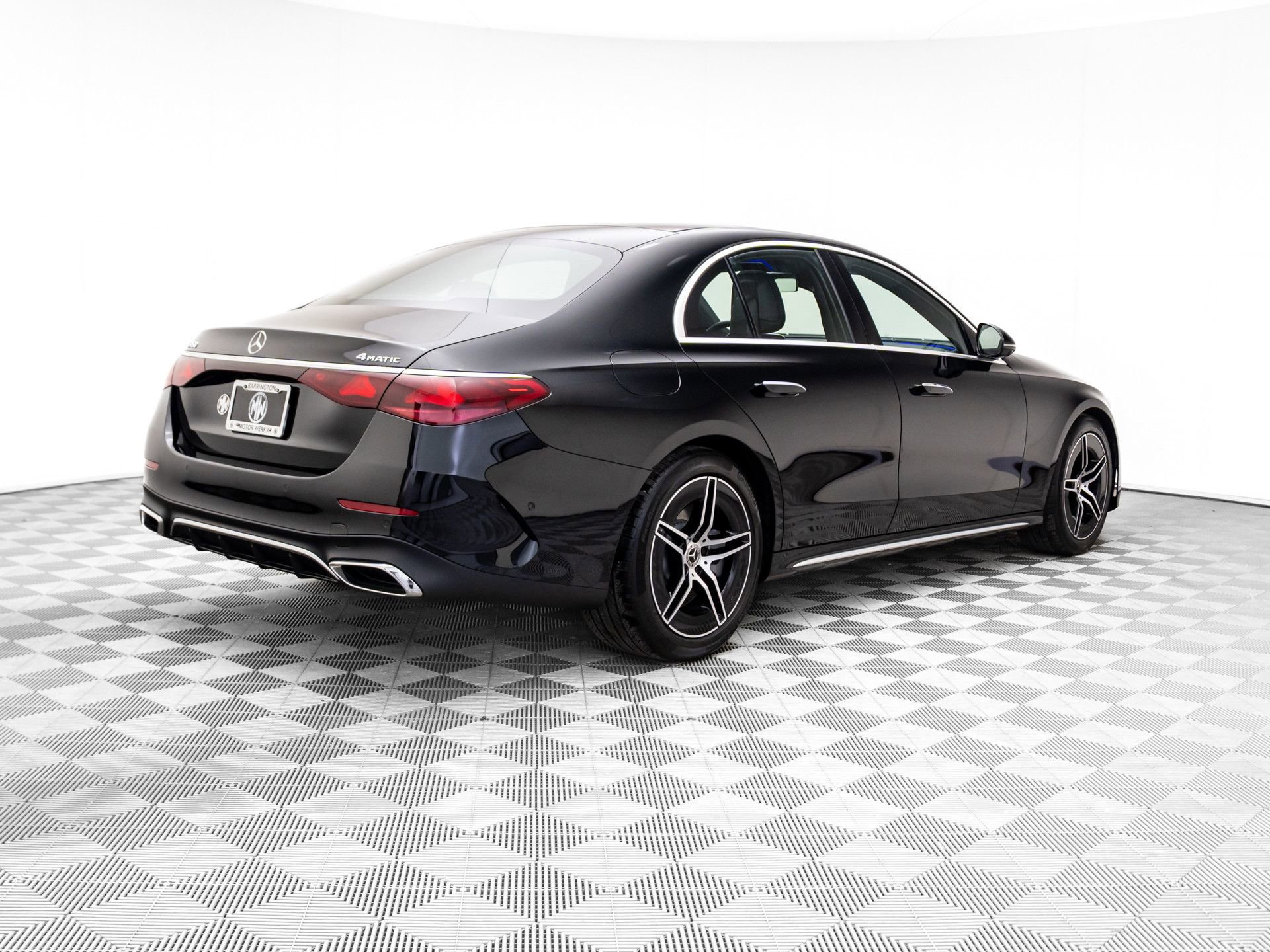 Used 2025 Mercedes-Benz E 450 4MATIC Sedan image 5