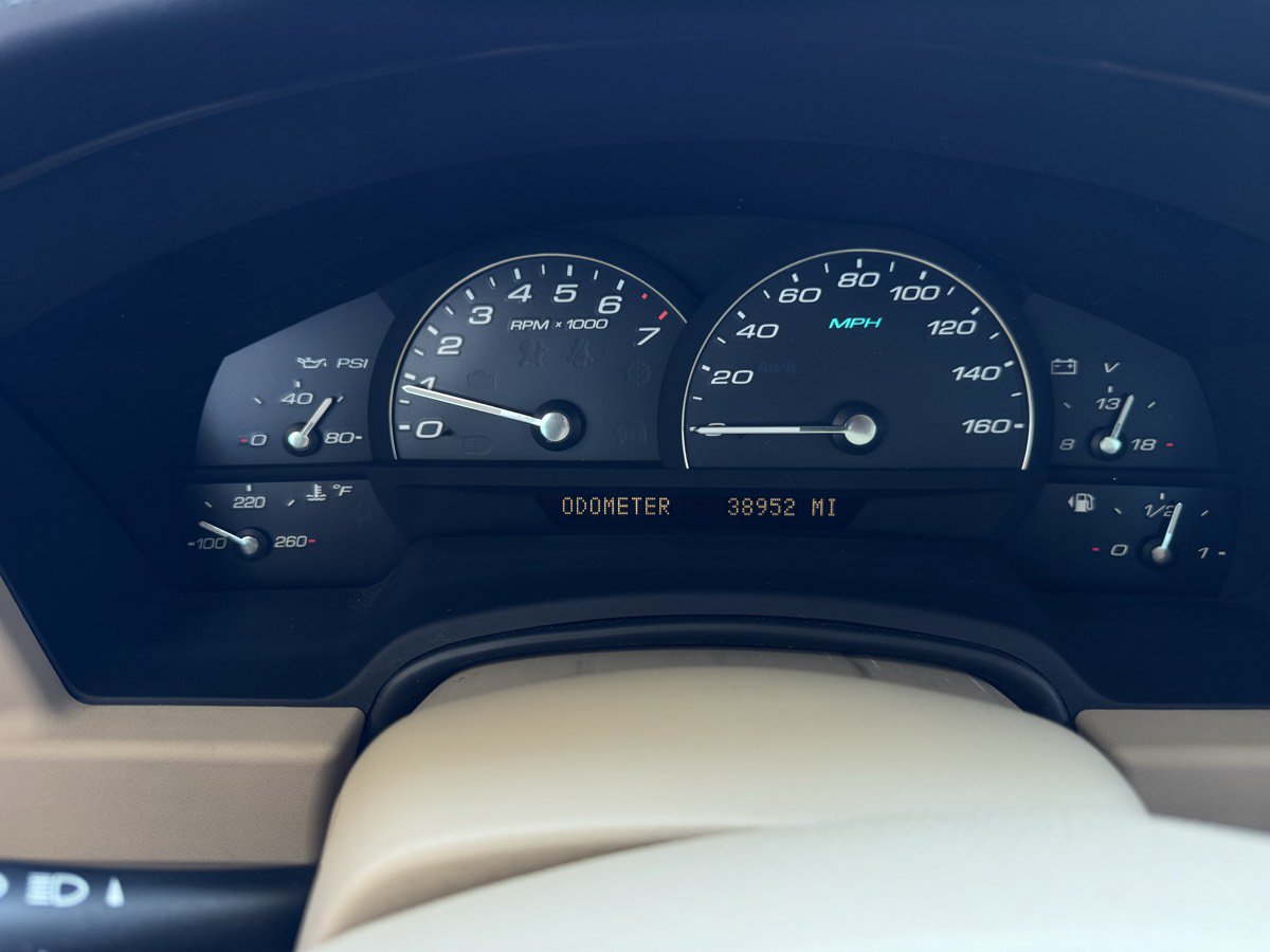 Used 2009 Cadillac XLR RWD image 30