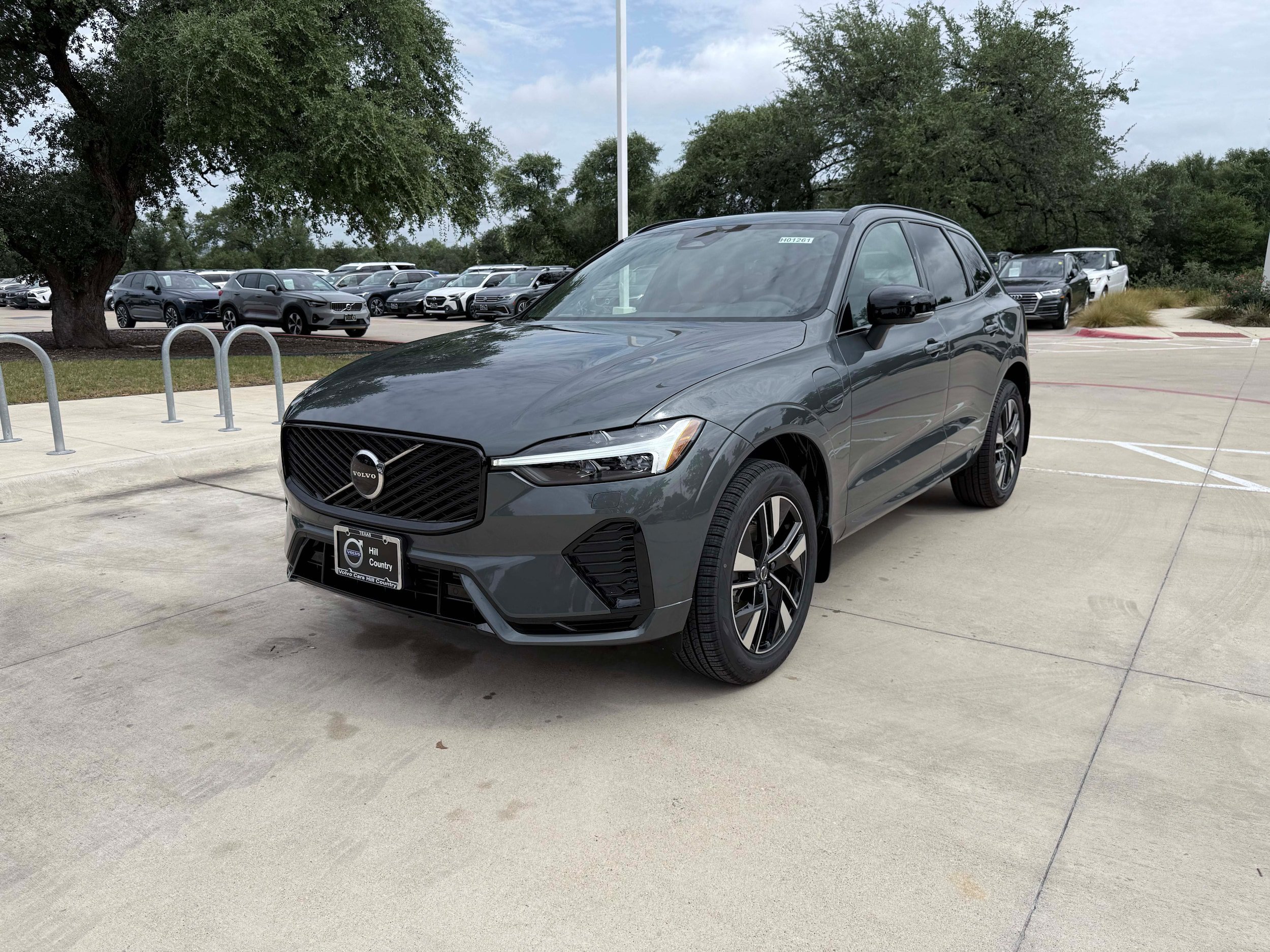 New 2026 Volvo XC60 T8 Core w/ Climate Package AWD/4WD image 2