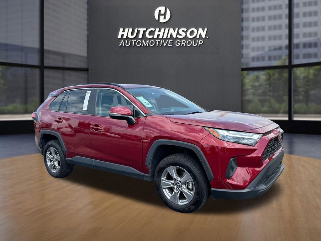 Used 2022 Toyota RAV4 XLE image 1