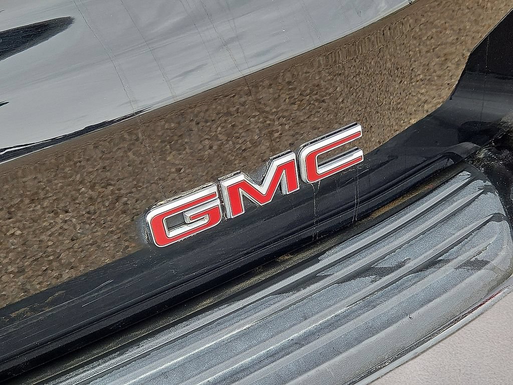 Used 2025 GMC Yukon XL Denali AWD/4WD image 14