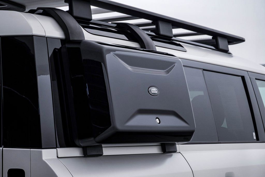 Used 2024 Land Rover Defender 110 S image 16