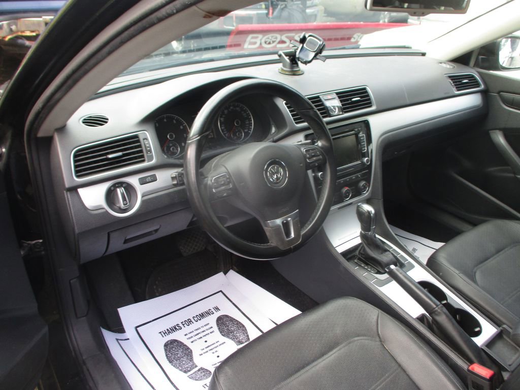 Used 2013 Volkswagen Passat 2.5 SE image 8