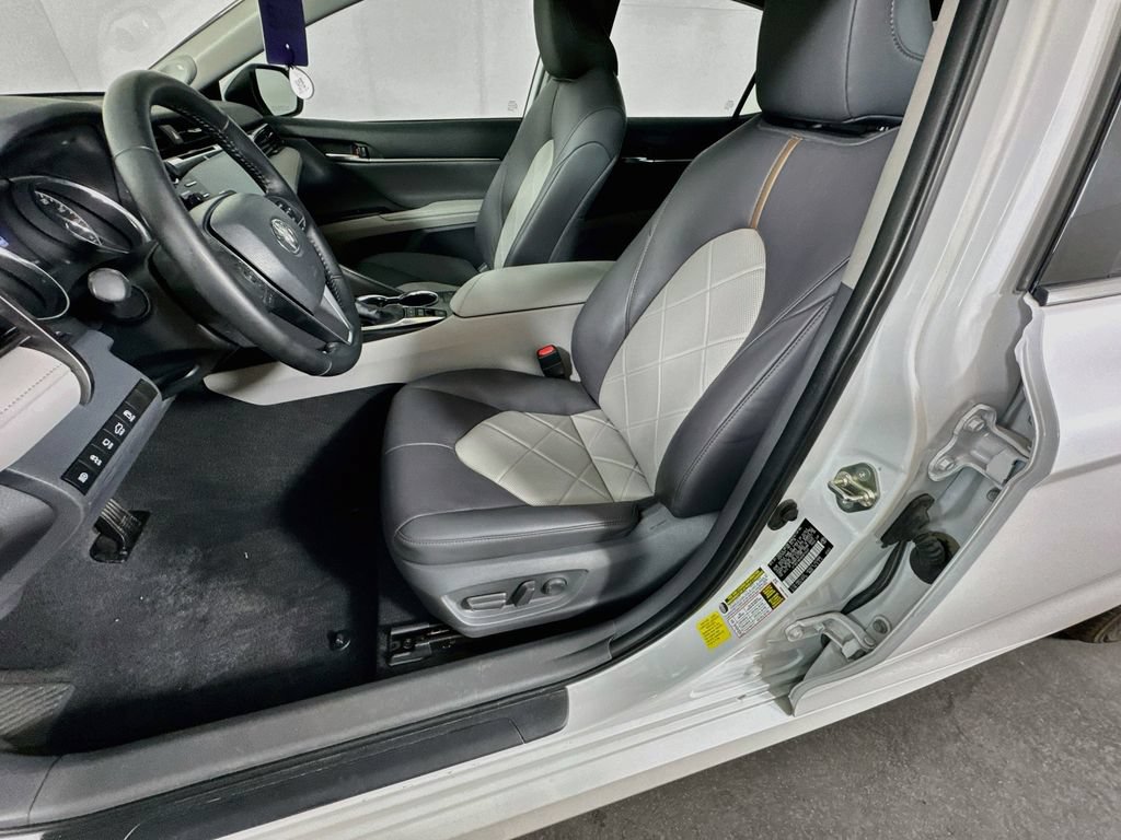 Used 2019 Toyota Camry XLE w/ Driver Assist Package FWD image 25