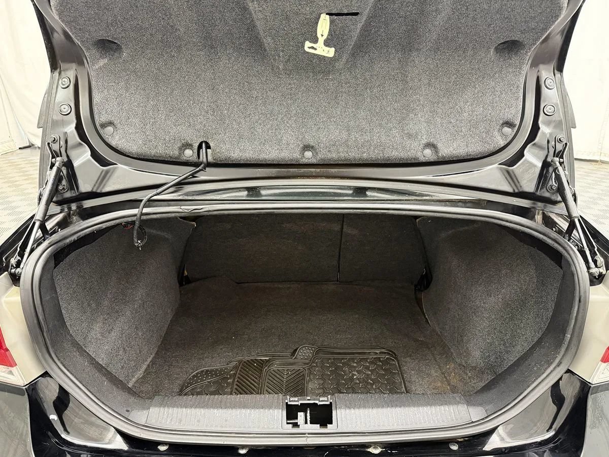 Used 2008 Ford Focus Sedan FWD image 22