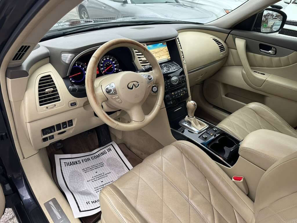 Used 2011 INFINITI FX35 2WD w/ Premium Pkg image 11