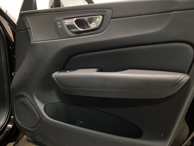 Used 2025 Volvo XC60 B5 Plus image 79