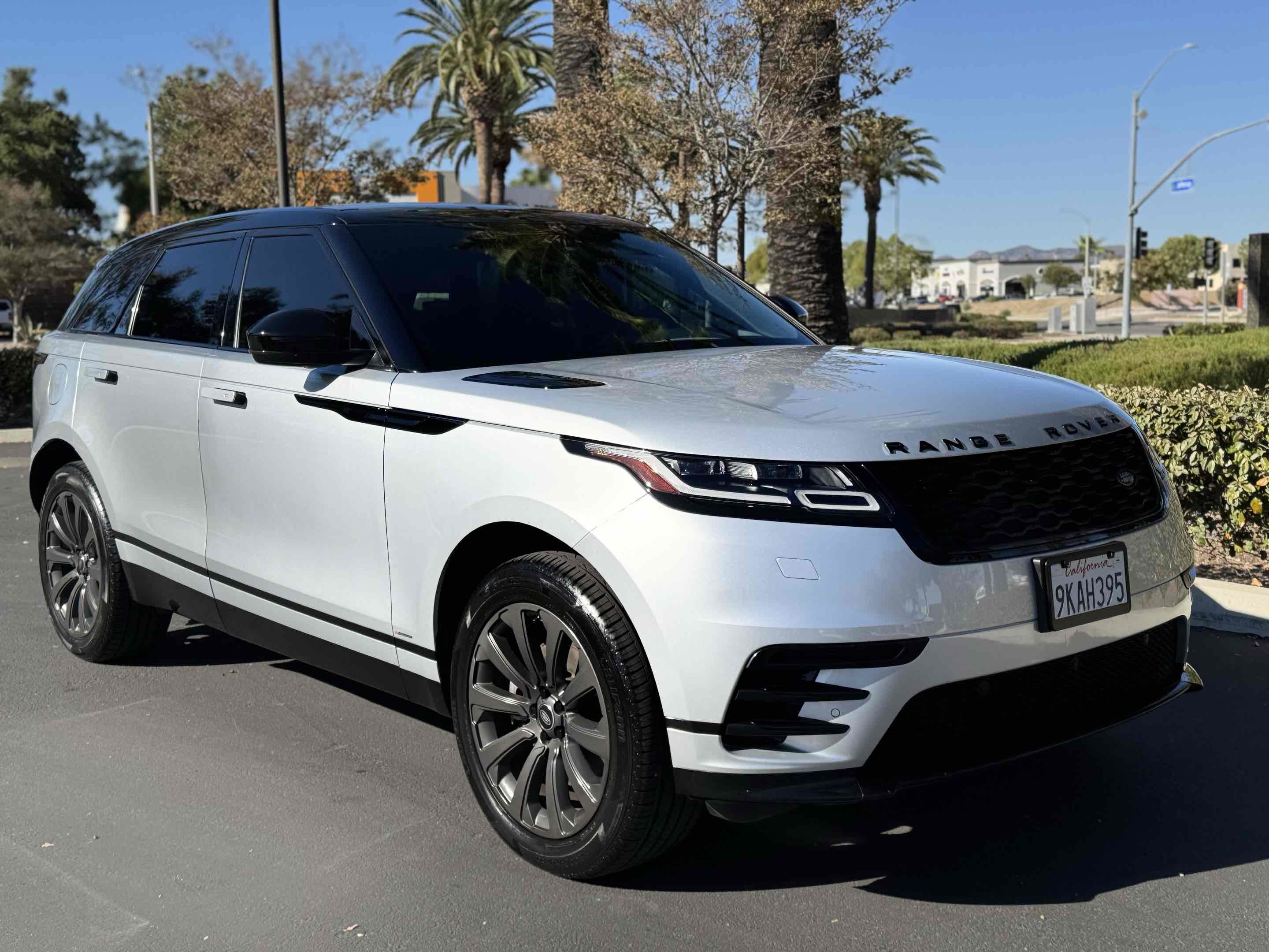 Used 2020 Land Rover Range Rover Velar R-Dynamic S image 43