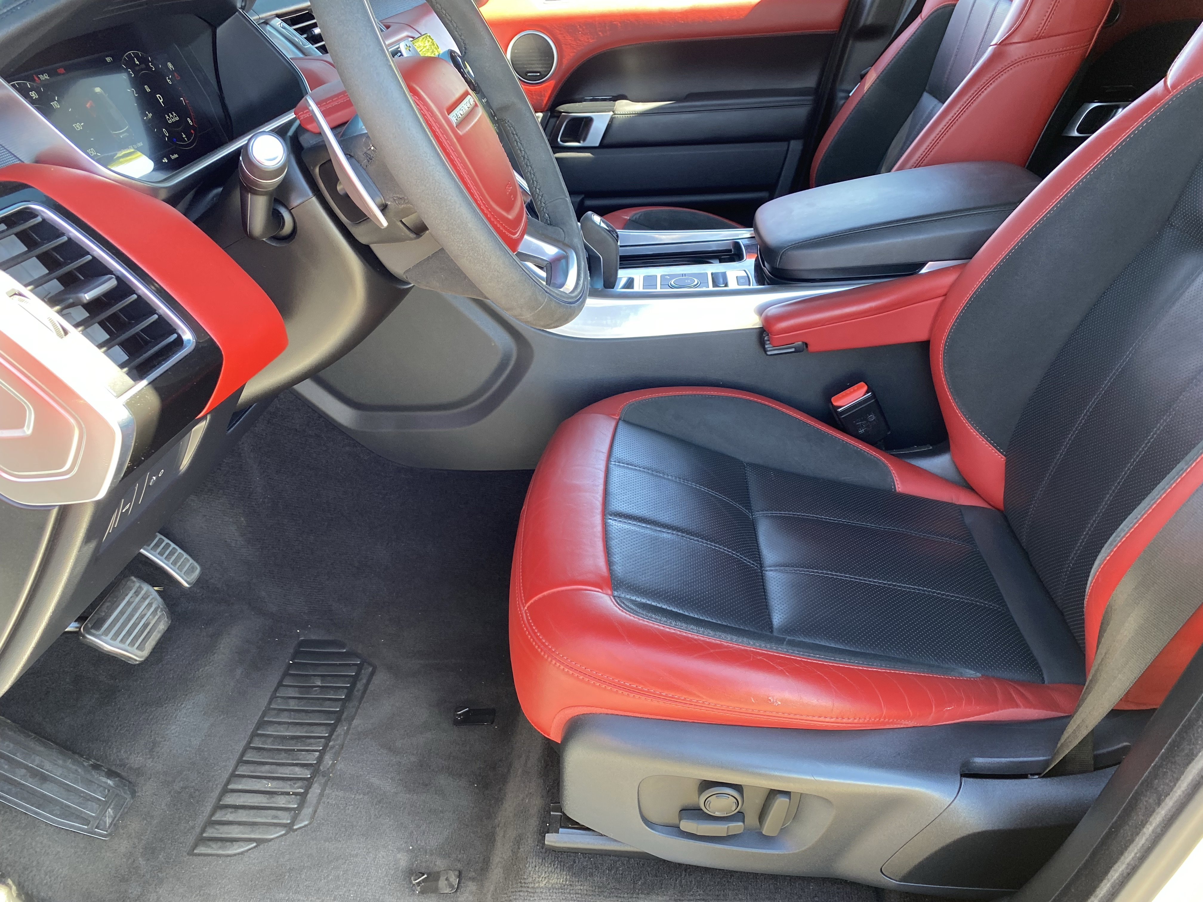 Used 2021 Land Rover Range Rover Sport HST image 18