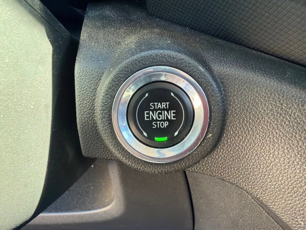 Used 2022 Chevrolet TrailBlazer LT w/ Confidence II Package FWD image 34