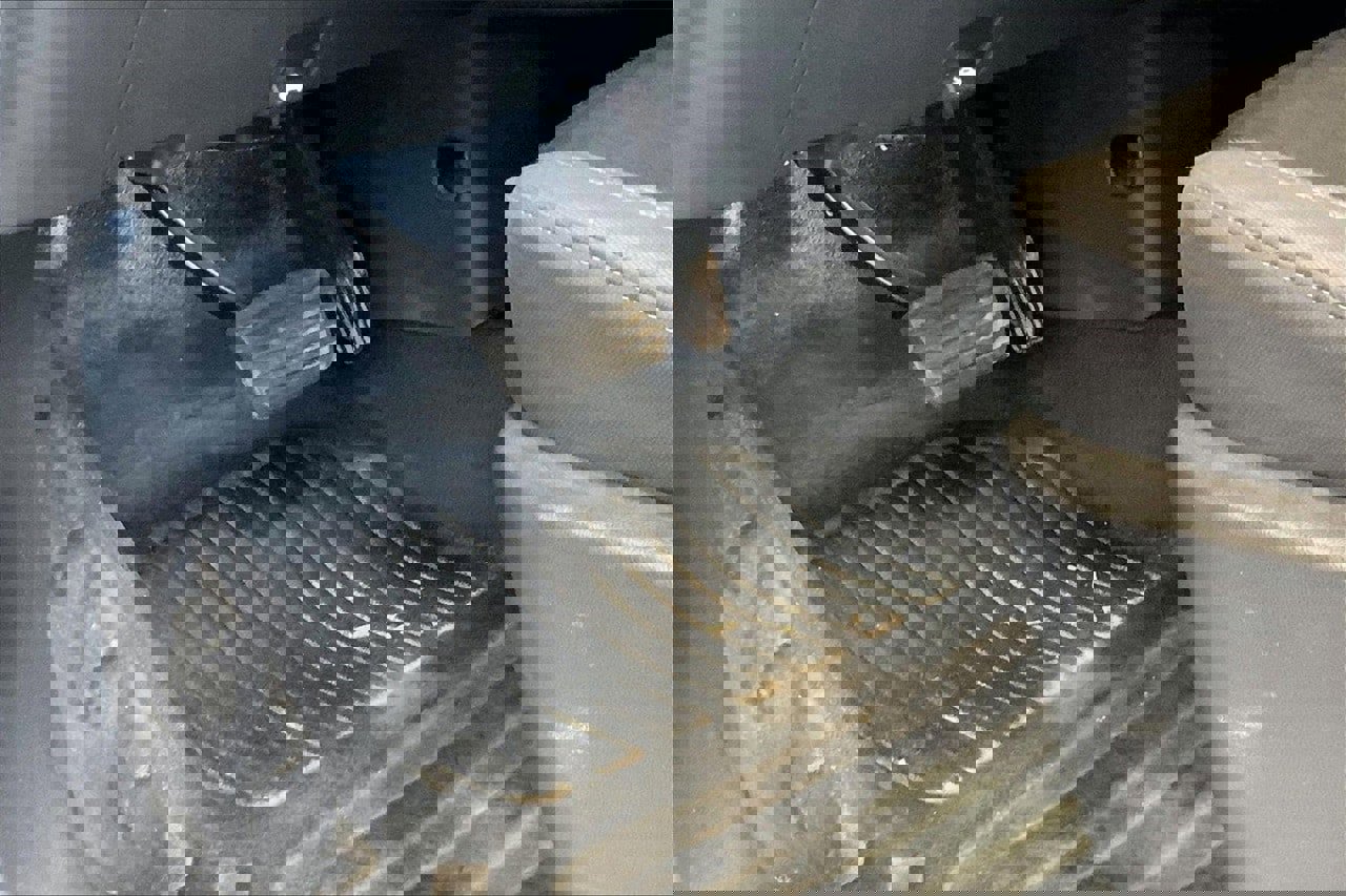 Used 2023 Chevrolet Silverado 2500 LT w/ Snow Plow Prep/Camper Package image 22