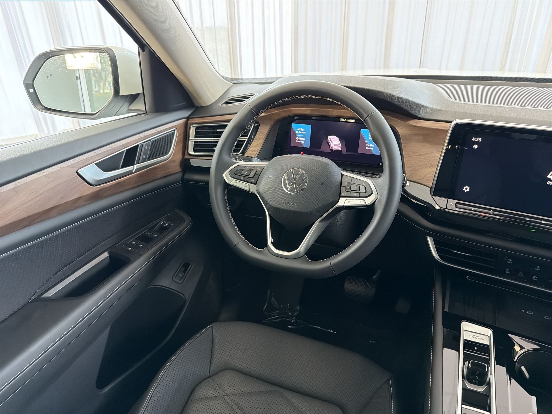 New 2026 Volkswagen Atlas SE FWD image 25