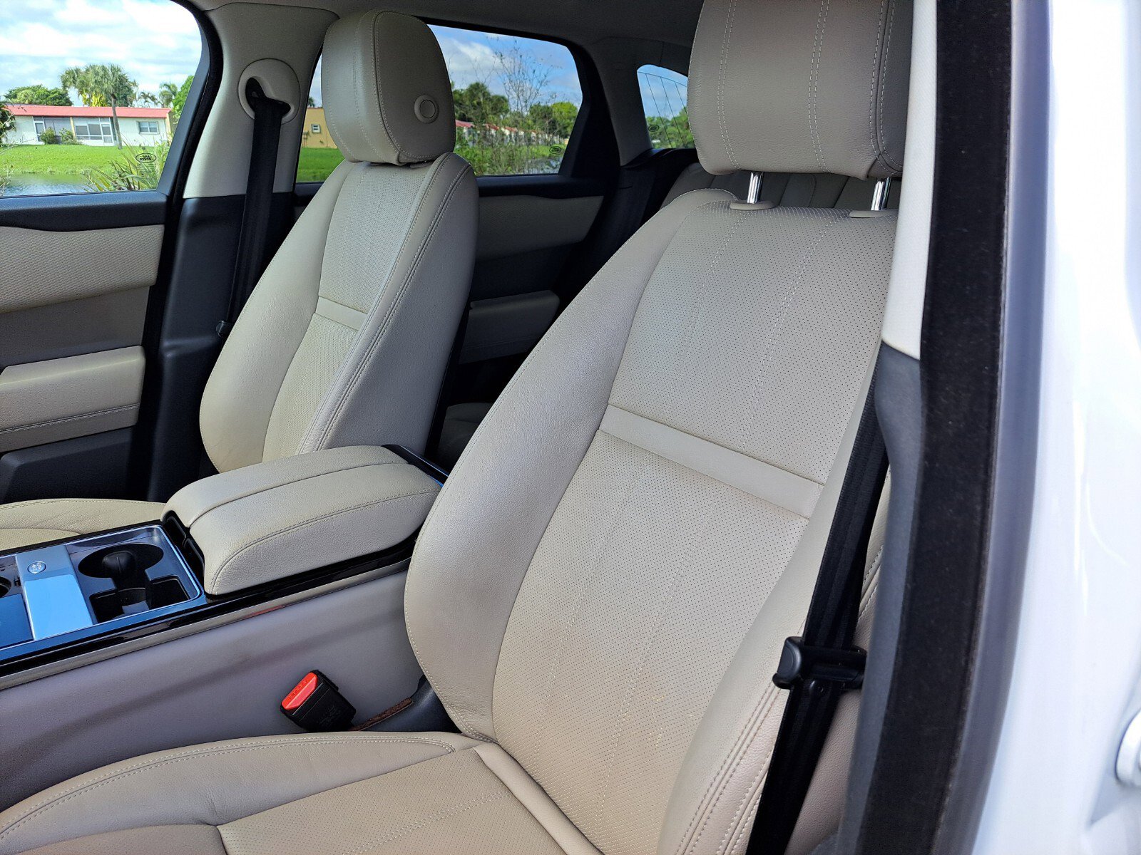 Used 2018 Land Rover Range Rover Velar S image 10