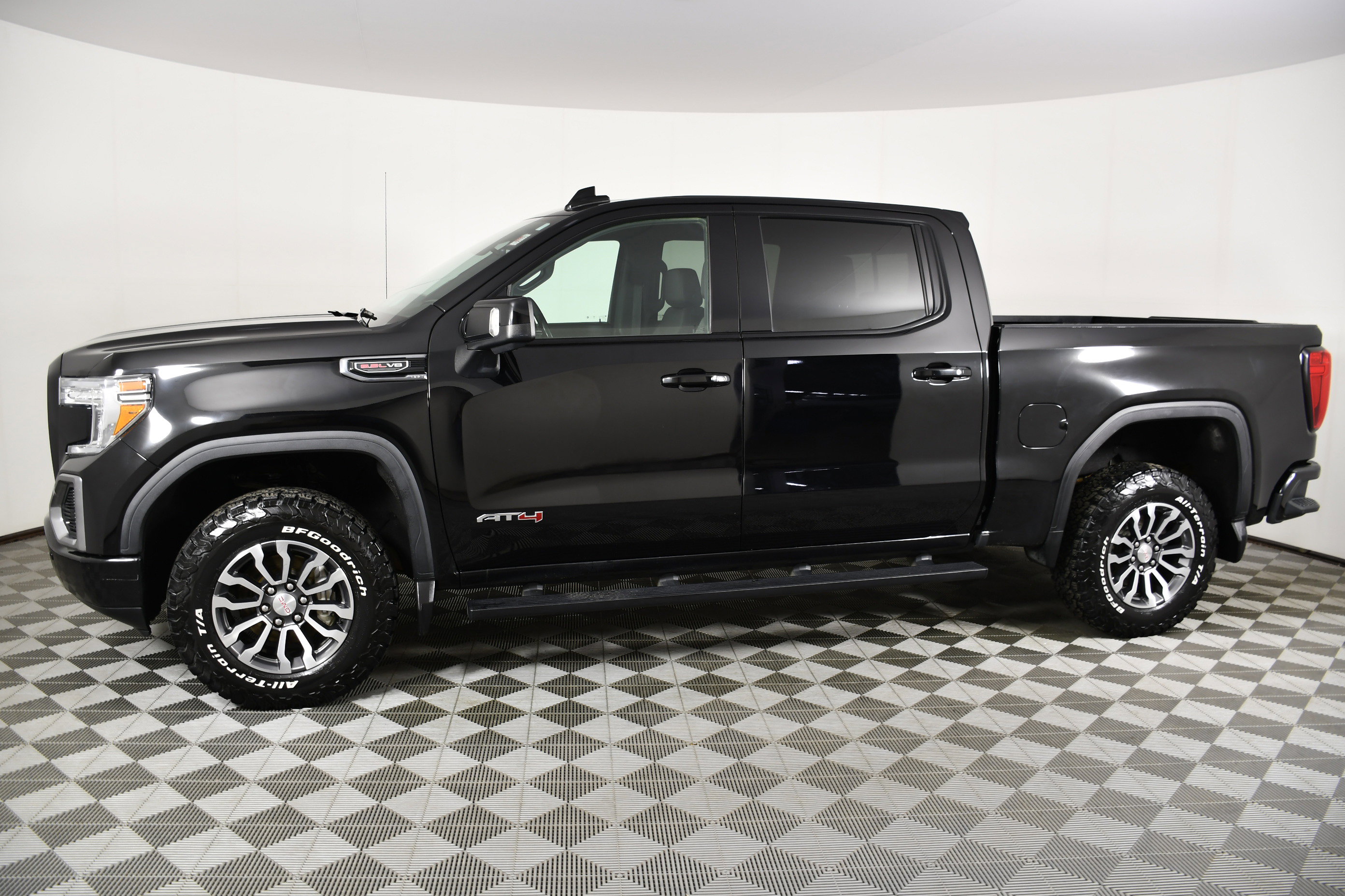 Used 2020 GMC Sierra 1500 AT4 w/ Technology Package image 9