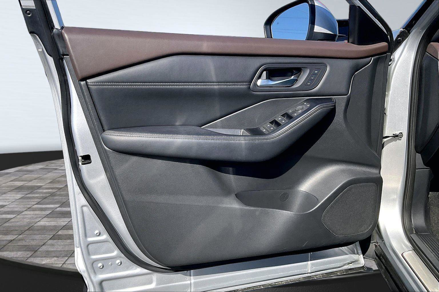 Certified 2023 Nissan Rogue SL w/ SL Premium Package image 24