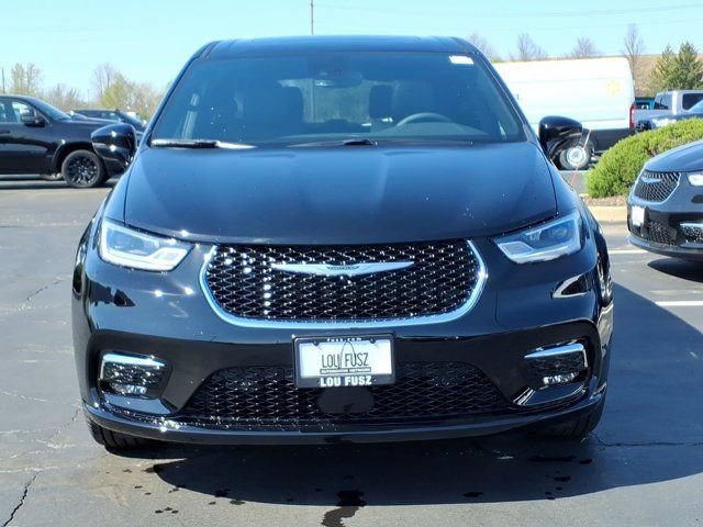 New 2026 Chrysler Pacifica Select AWD/4WD image 26