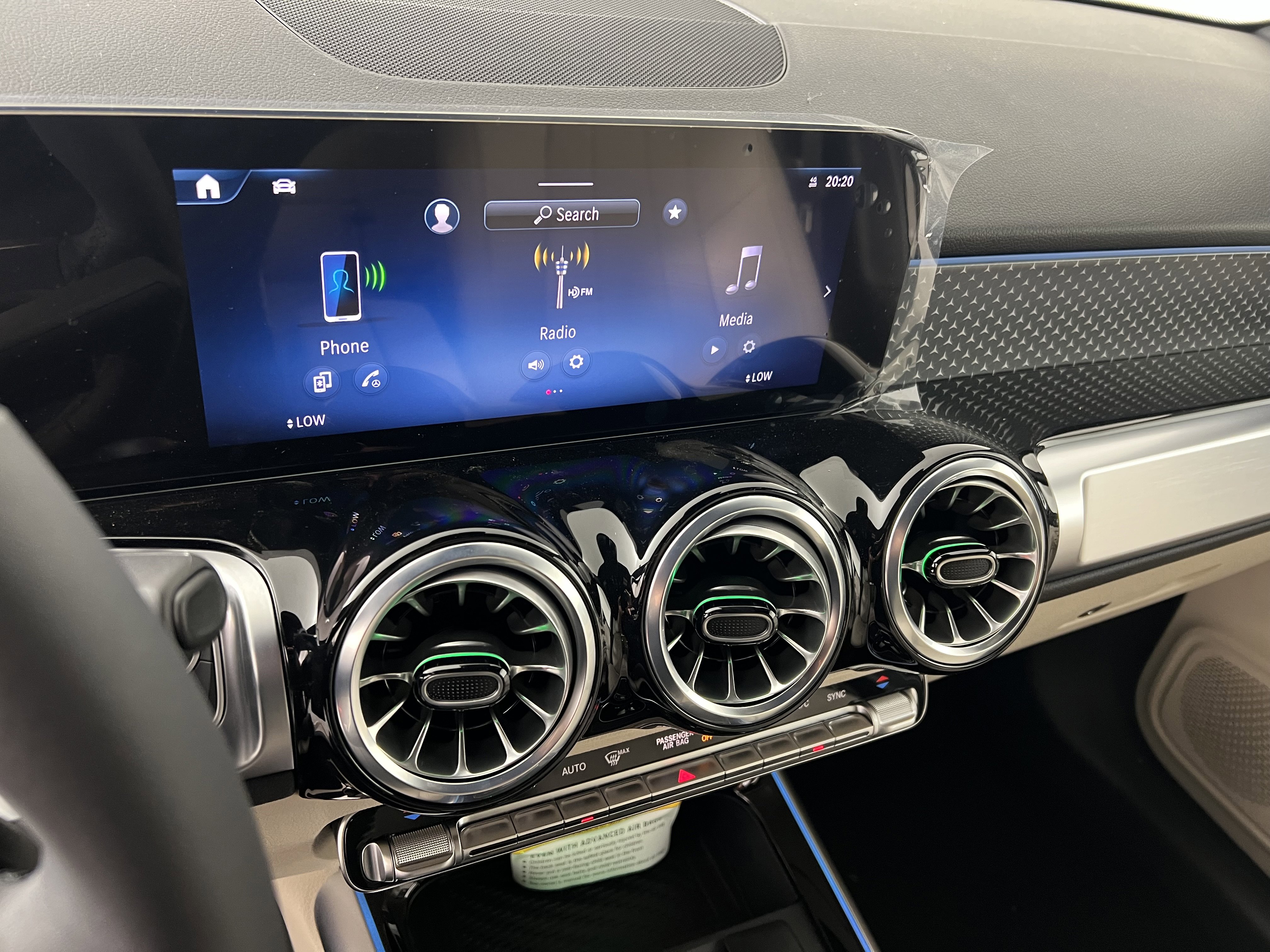 Used 2025 Mercedes-Benz GLB 250 4MATIC image 28