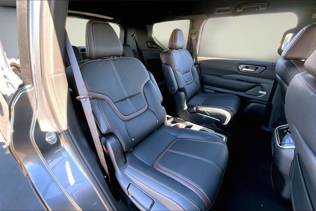 New 2026 Nissan Armada SL w/ Captain's Chari Seat Package image 10