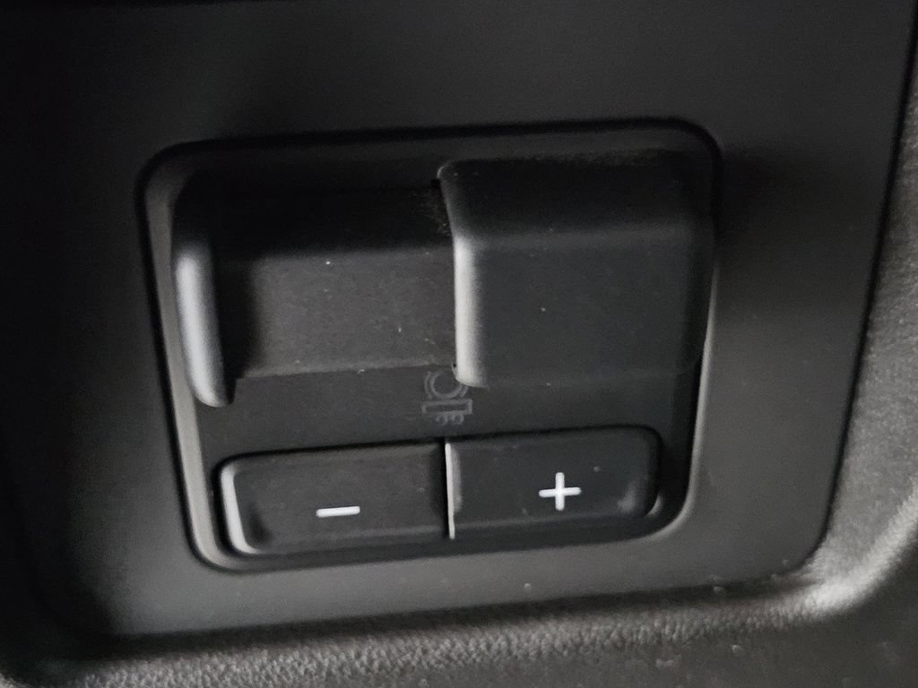 Used 2023 Chevrolet Colorado W/T w/ WT Convenience Package II AWD/4WD image 32
