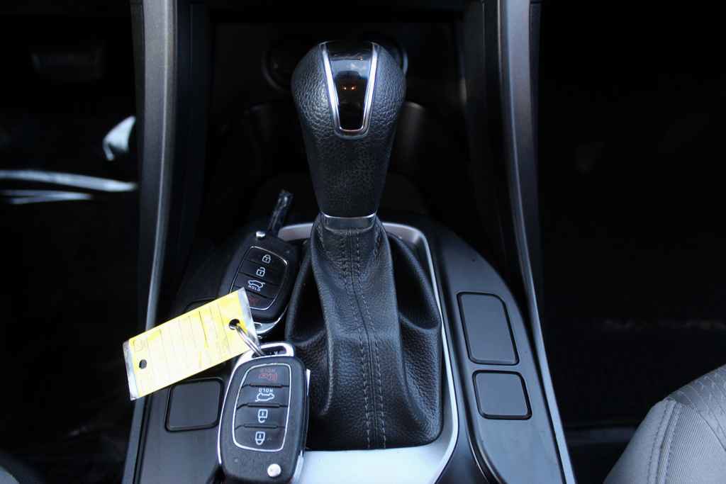 Used 2017 Hyundai Santa Fe Sport FWD image 24