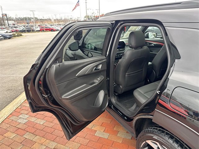 Used 2024 Chevrolet TrailBlazer RS w/ Convenience Package image 27