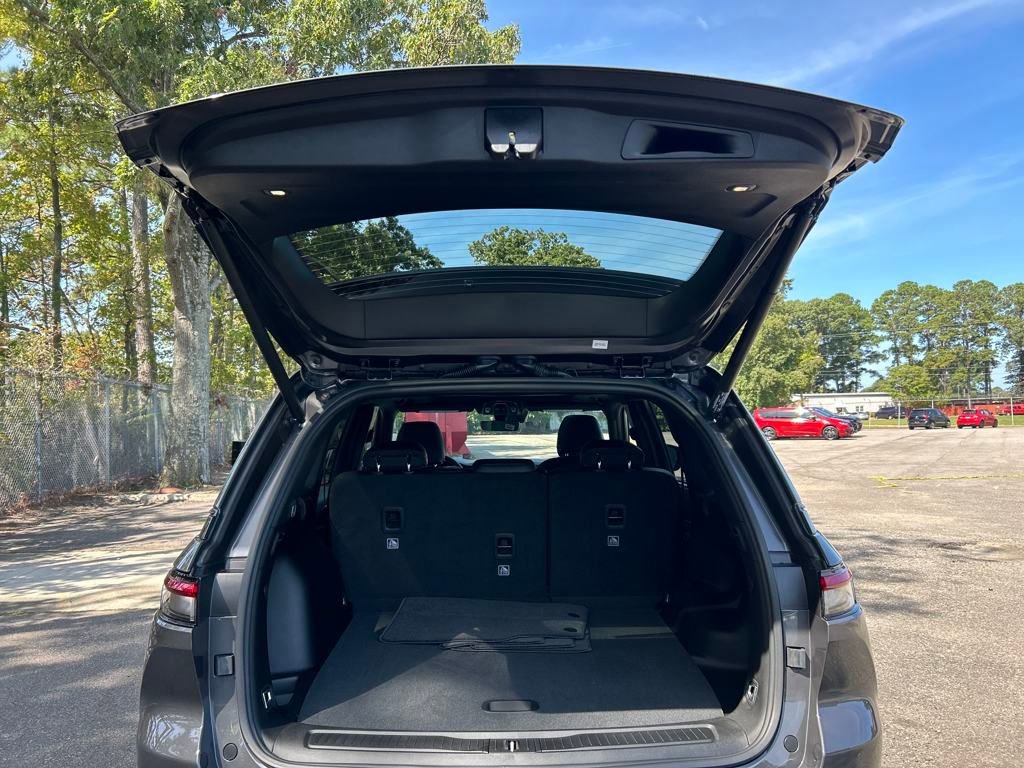 New 2025 Jeep Grand Cherokee Altitude image 25