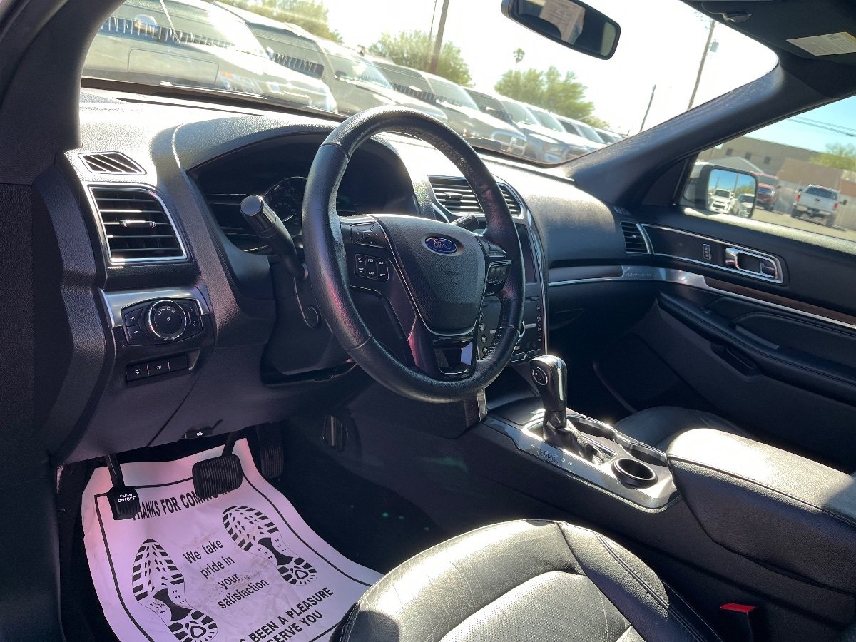 Used 2019 Ford Explorer Limited w/ Class III Trailer Tow Package FWD image 24