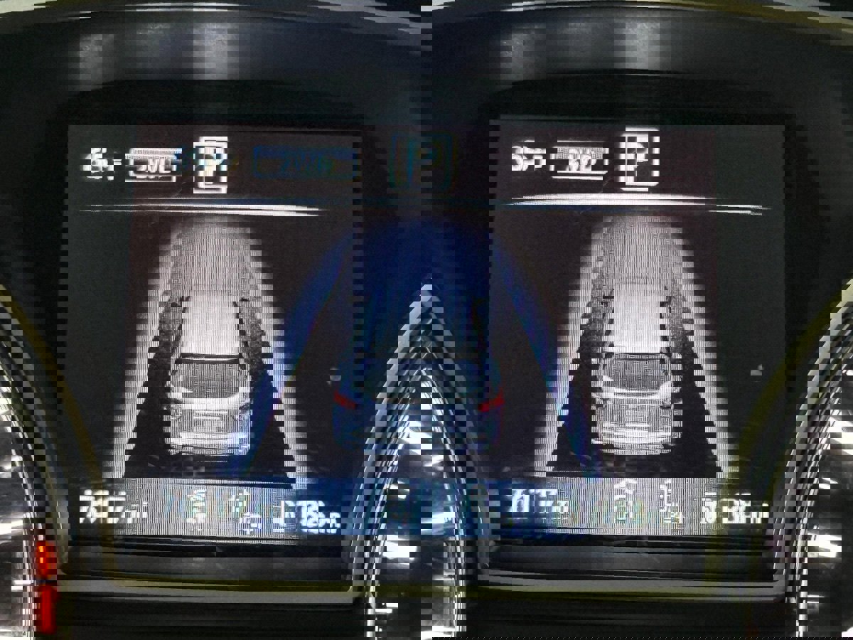 Used 2019 Nissan Pathfinder SV image 9