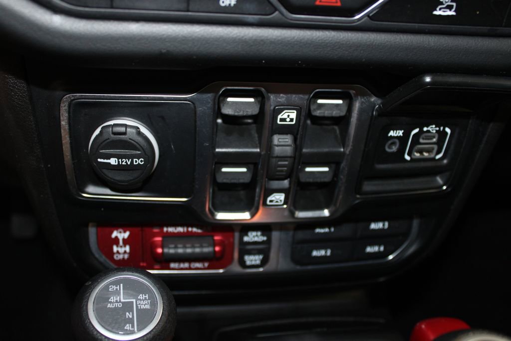 Used 2024 Jeep Wrangler Unlimited Rubicon 4xe AWD/4WD image 46