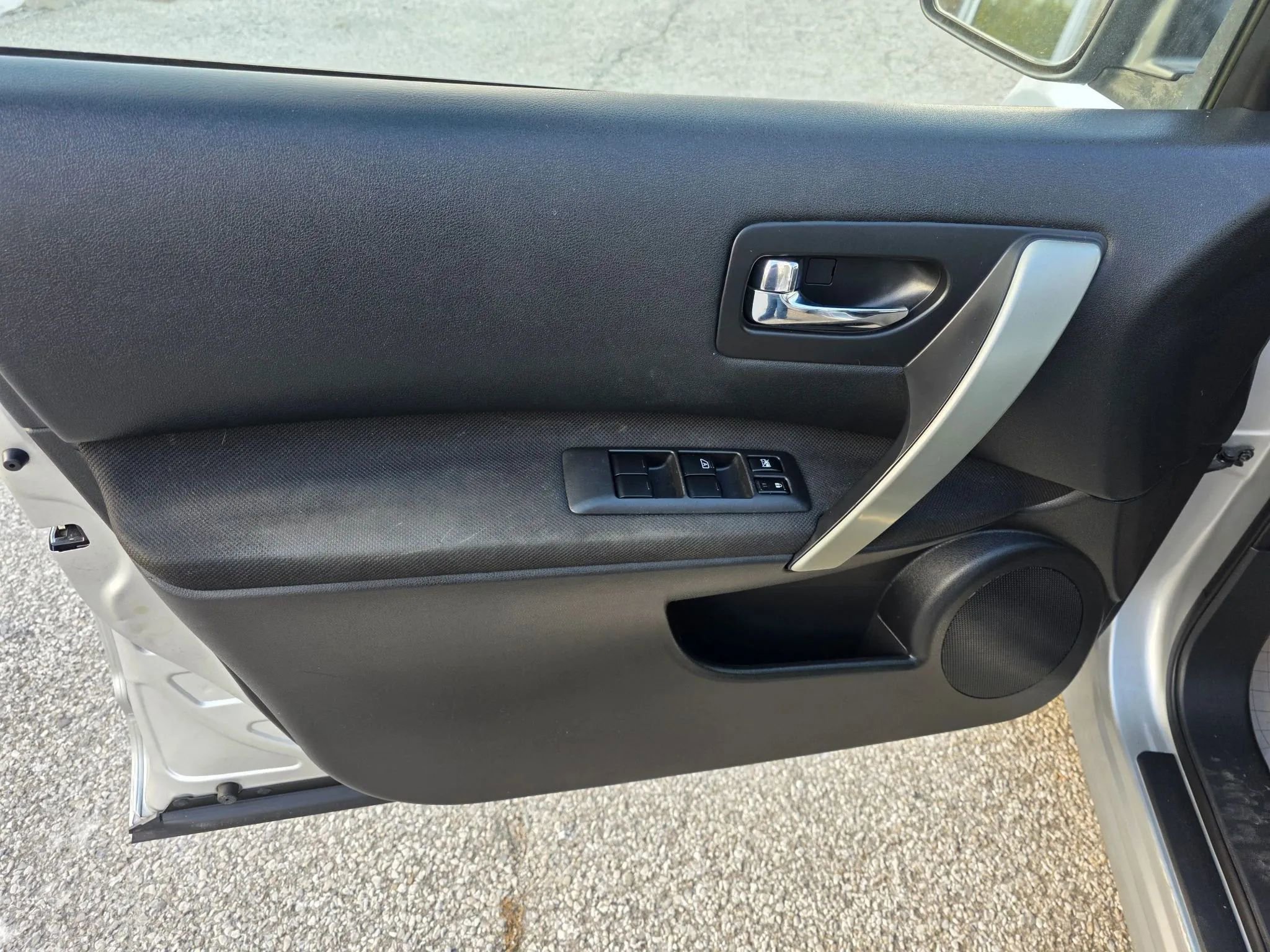 Used 2013 Nissan Rogue S image 17