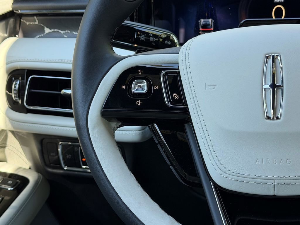 New 2026 Lincoln Aviator Black Label w/ Black Label Special Edition AWD/4WD image 14