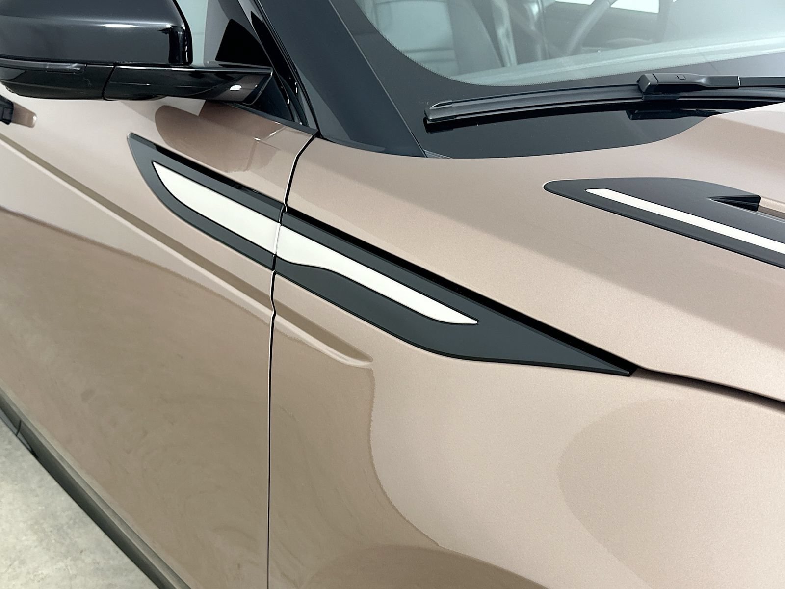 New 2026 Land Rover Range Rover Evoque Hoxton AWD/4WD image 9
