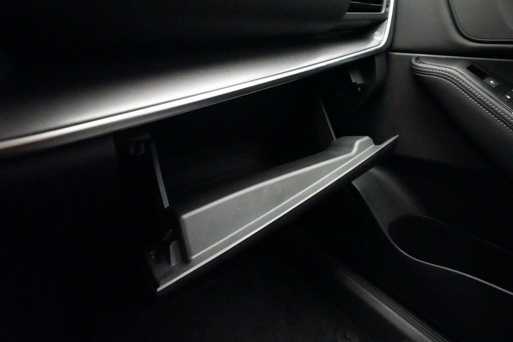 Used 2024 Nissan Rogue SV w/ SV Premium Package image 30