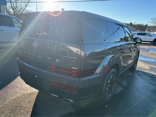 Used 2025 Hyundai Santa Fe SE AWD/4WD image 16