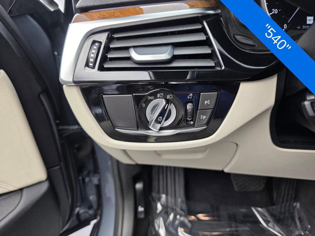 Used 2019 BMW 540i w/ Convenience Package RWD image 26