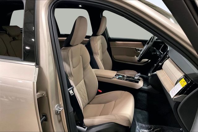 New 2026 Volvo XC90 T8 Plus w/ Protection Package Premier image 12