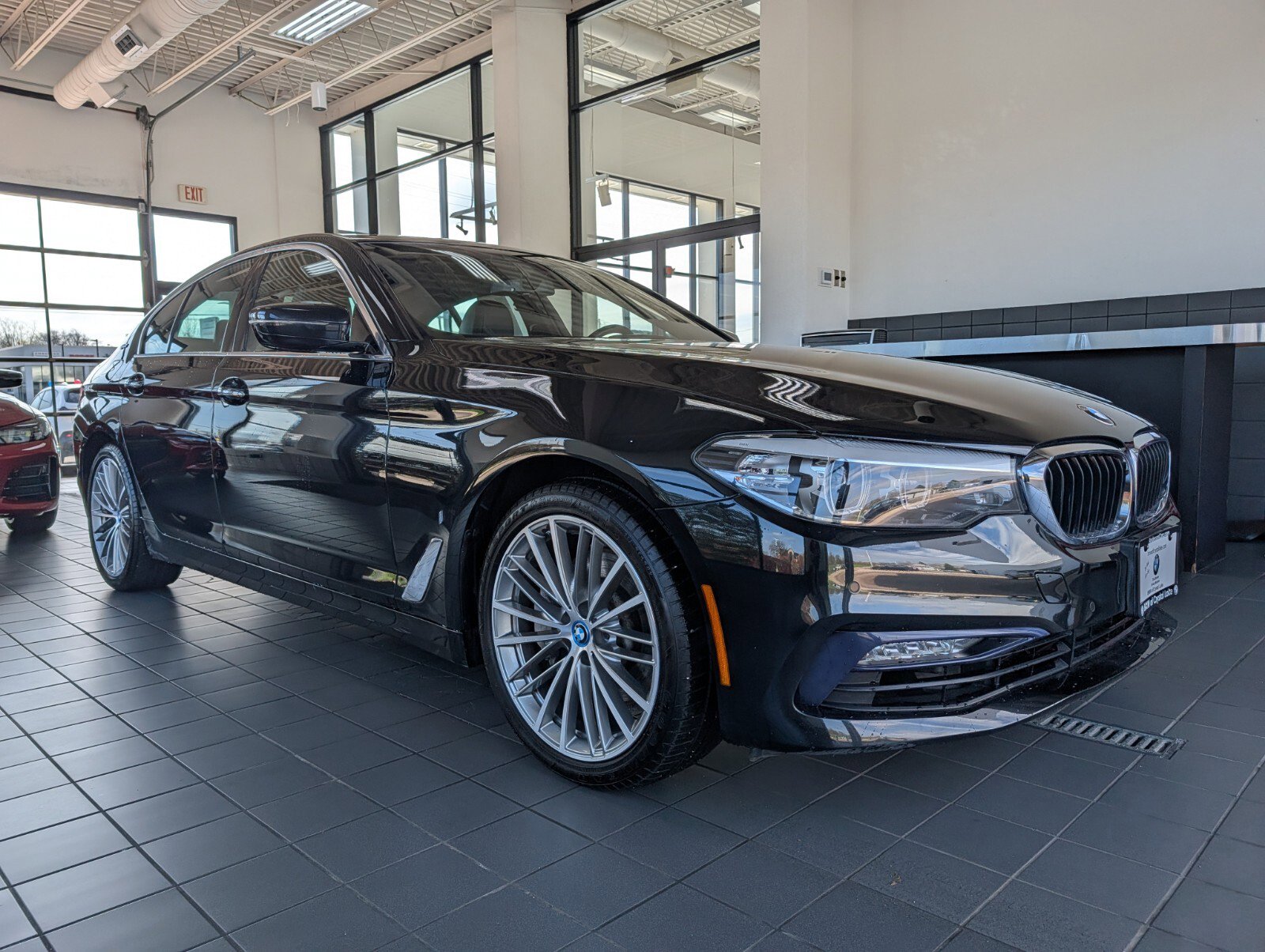 Used 2018 BMW 530e xDrive w/ Premium Package 2 image 1