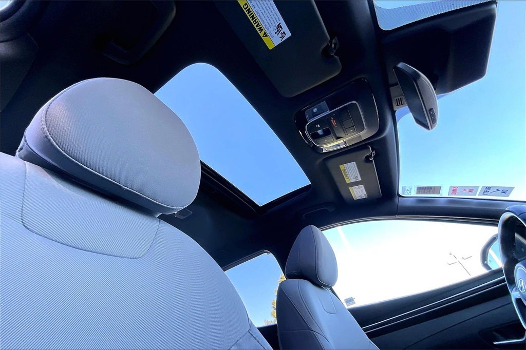 Used 2022 Hyundai Santa Cruz SEL Premium w/ Cargo Package image 28