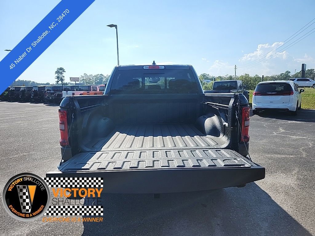 New 2025 RAM 1500 4x4 Crew Cab image 8