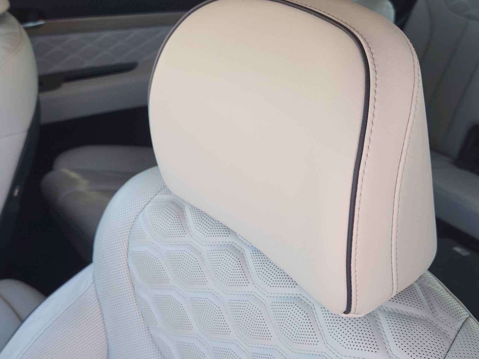 Used 2022 Hyundai Palisade Calligraphy image 18