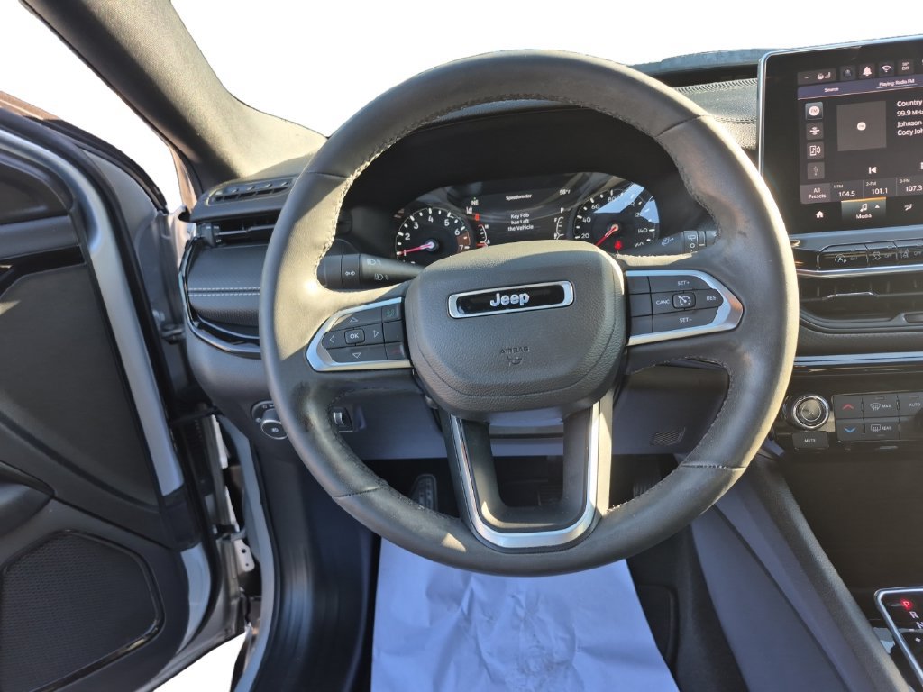 Used 2024 Jeep Compass Latitude w/ Convenience Group AWD/4WD image 12
