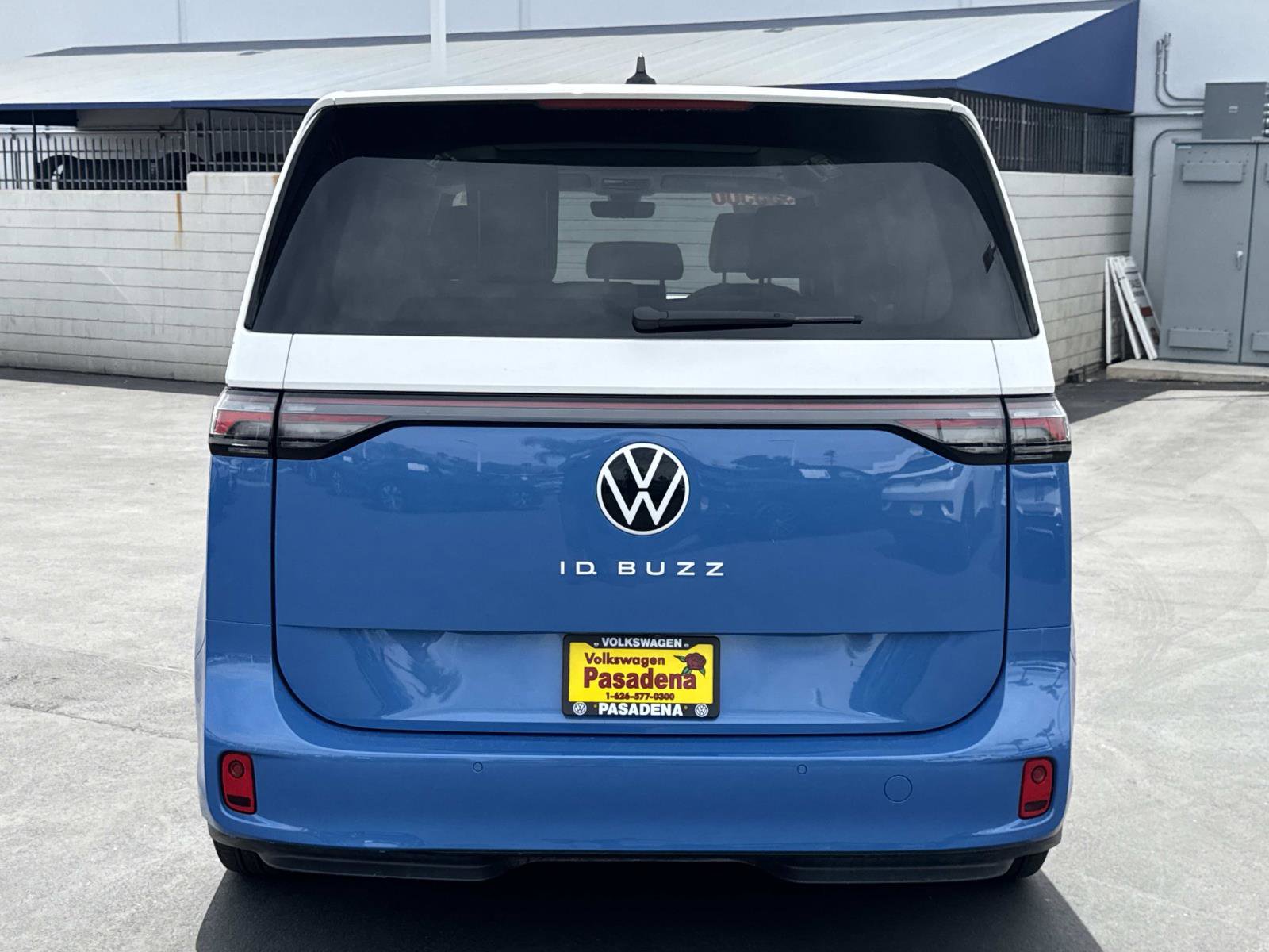 Certified 2025 Volkswagen ID. Buzz 1st Edition RWD image 4